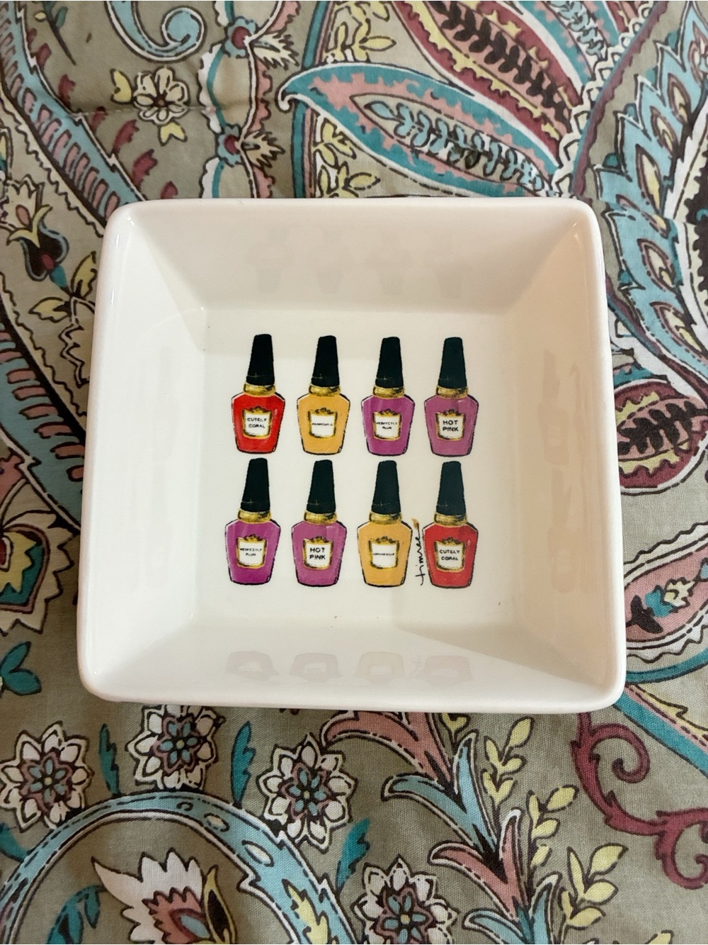 Cute Trinket Dish w/ Cosmetic Bottles